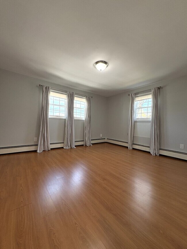 Building Photo - Beautifully maintained 2 bedroom Condo on Andover/Lawrence border