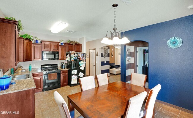 Building Photo - 13240 Emerald River St