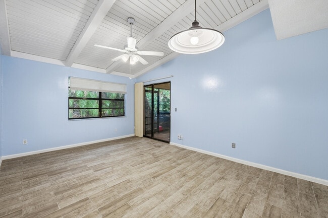 Building Photo - 506 Glenwood Dr