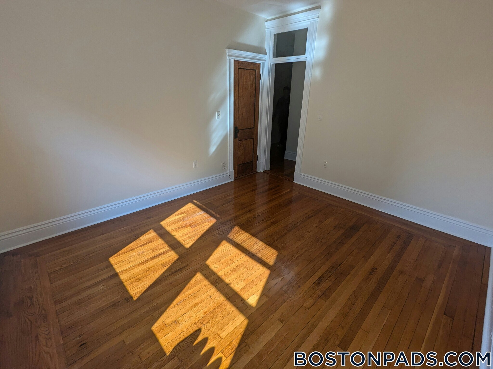 Building Photo - 31 Park Dr