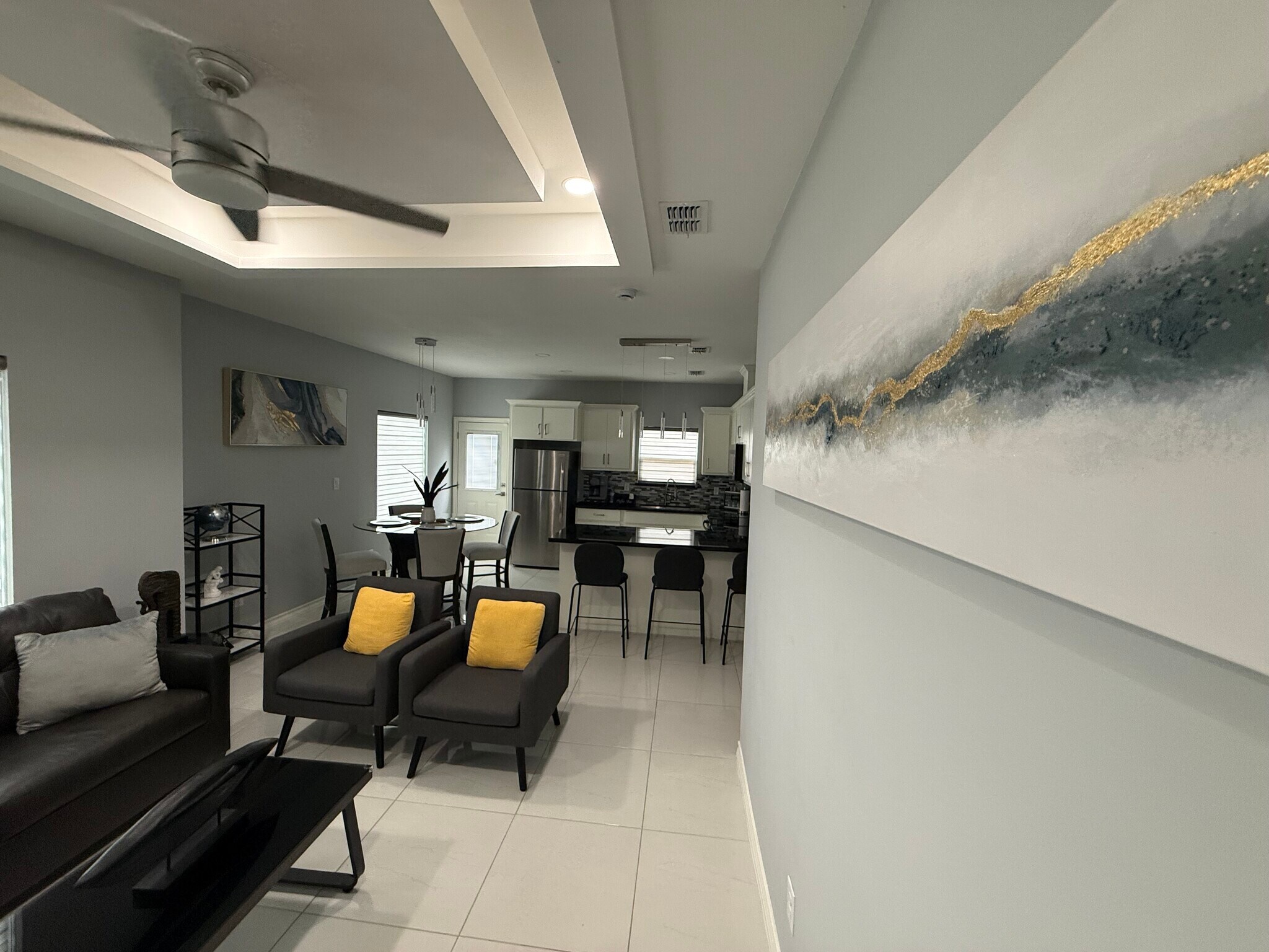 Building Photo - 2417 Indian Creek Ave