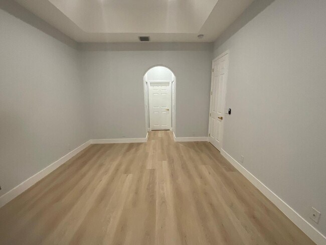 Building Photo - Luxury-Style 3BR Home in Prime West Palm Beach Location