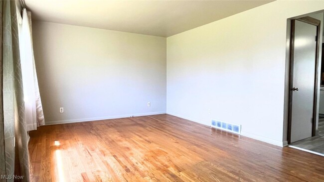 Building Photo - 6036 Tam O Shanter Dr