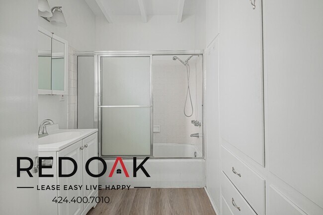 Building Photo - 15301 Woodruff Pl