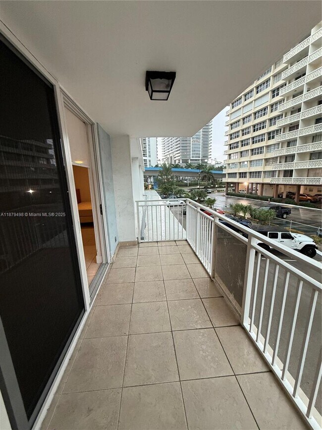 Building Photo - 1801 S Ocean Dr