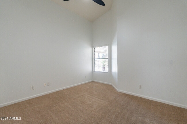 Building Photo - 1449 W Antiqua Dr