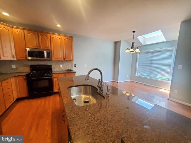 Building Photo - 5610 Wheelwright Way