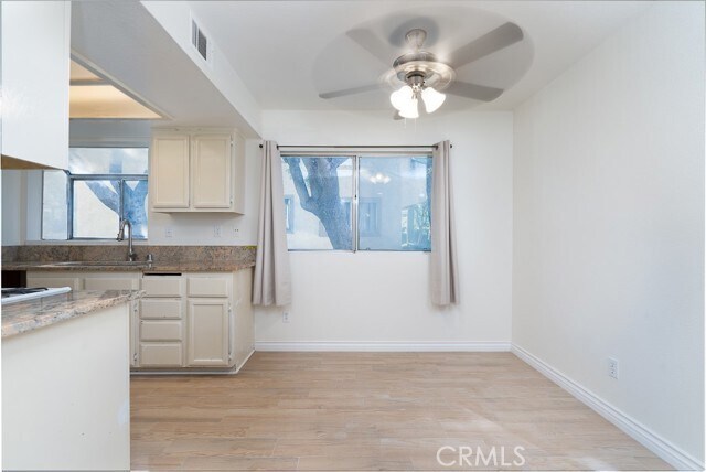 Building Photo - 1251 S Meadow Ln