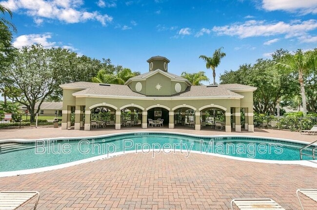 Building Photo - 10074 Iverson Dr