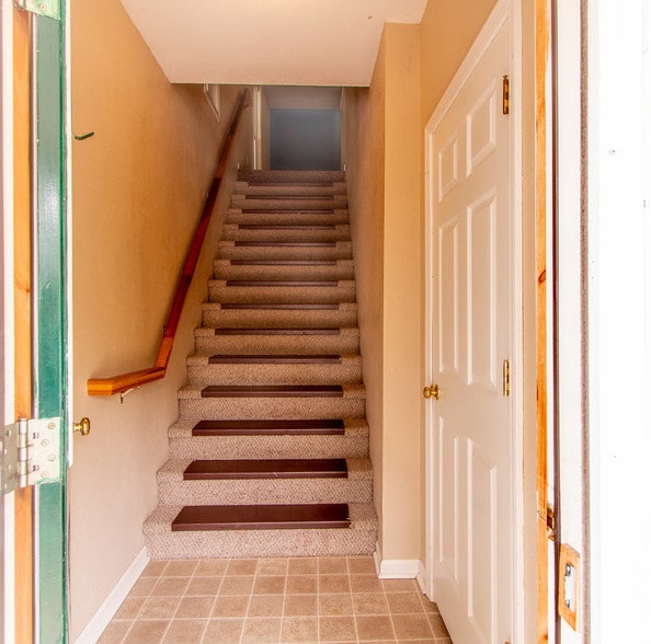 Entrance - 310 Maple St