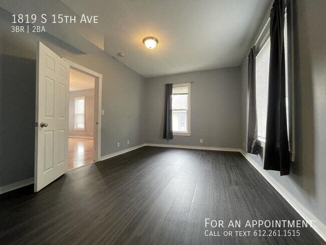 Building Photo - 1819 15th Ave S