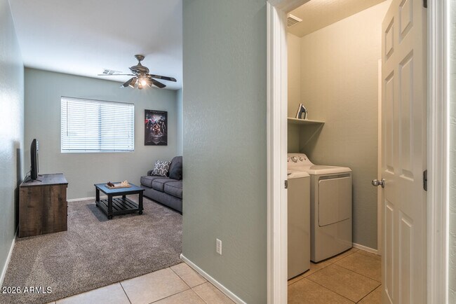 Building Photo - 1546 E Azalea Dr