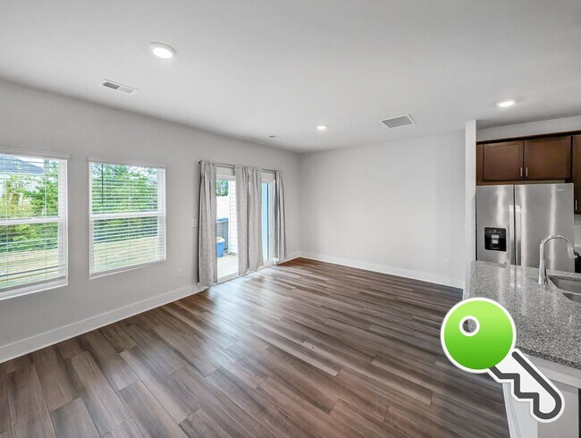 Building Photo - Beautiful 3 Bed / 2.5 Bath Home with Garage in Simpsonville