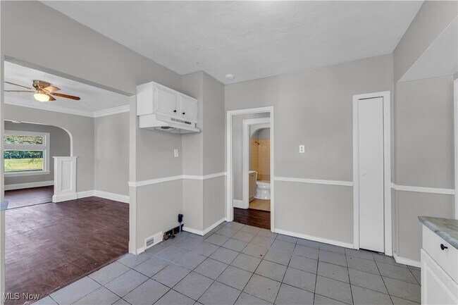 Building Photo - 4732 E 104th St