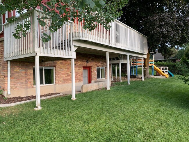 Building Photo - 550 E 250 N