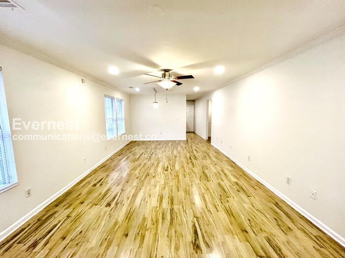 Building Photo - 1065 Fair St SW