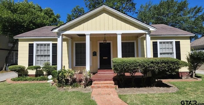 Primary Photo - 409 Sunny Ln
