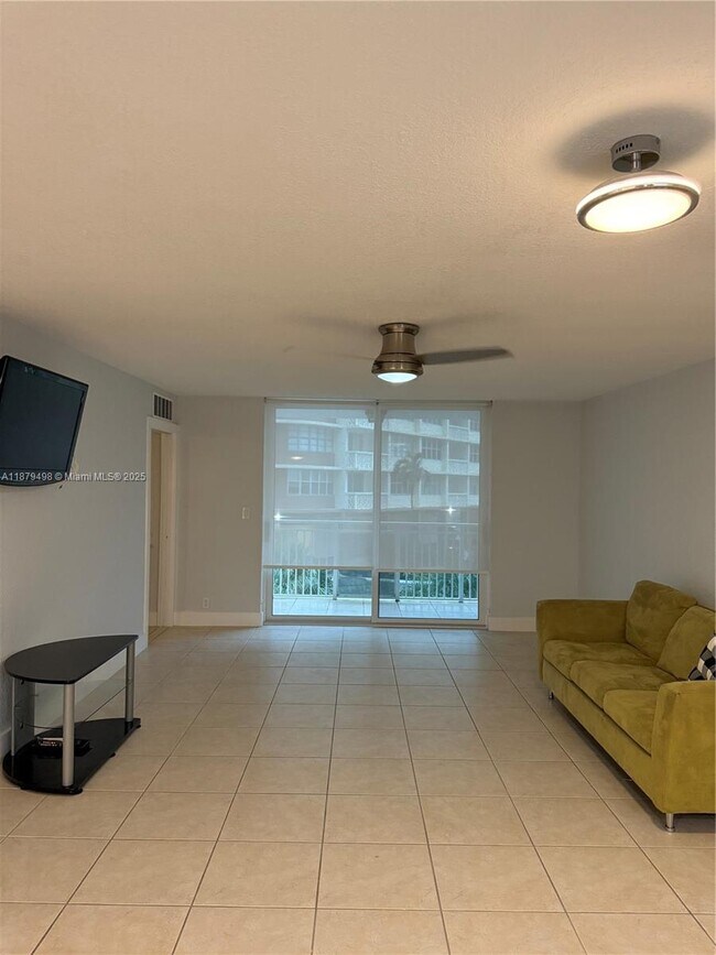 Building Photo - 1801 S Ocean Dr