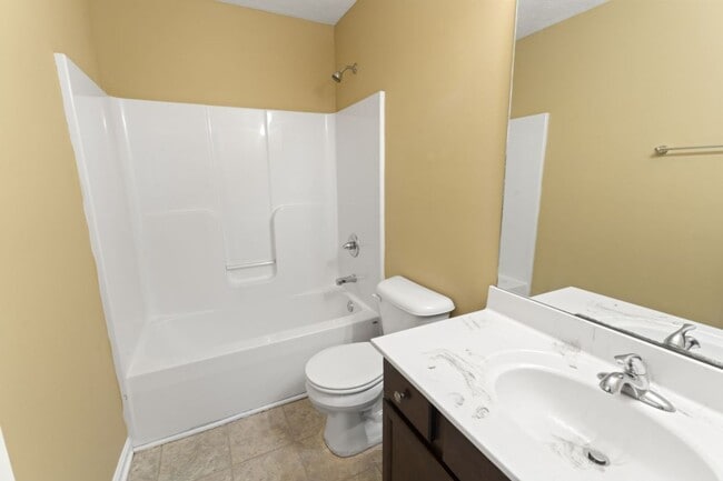 Building Photo - 3 bedroom 2 bath house for rent in abeautiful neighborhood.