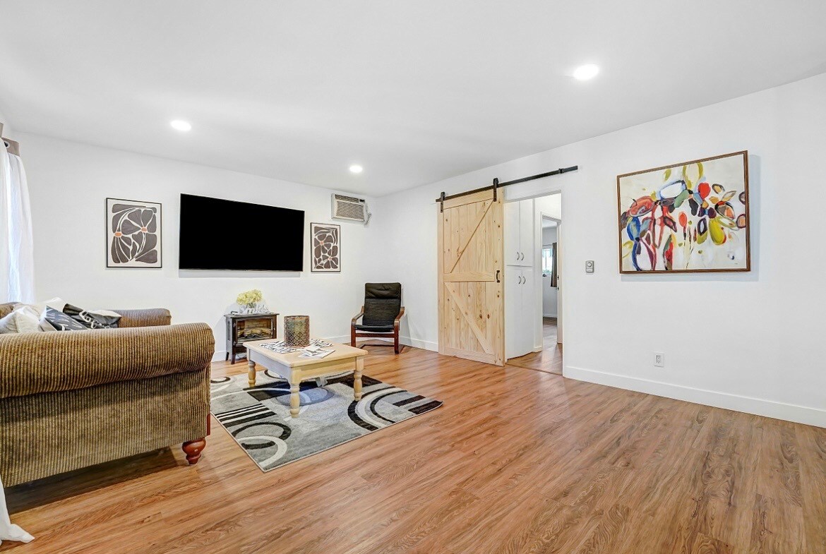 Building Photo - 5232 Corteen Pl