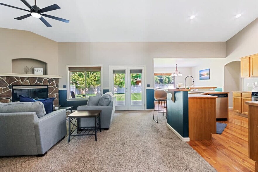 Building Photo - 2480 W San Remo Ct