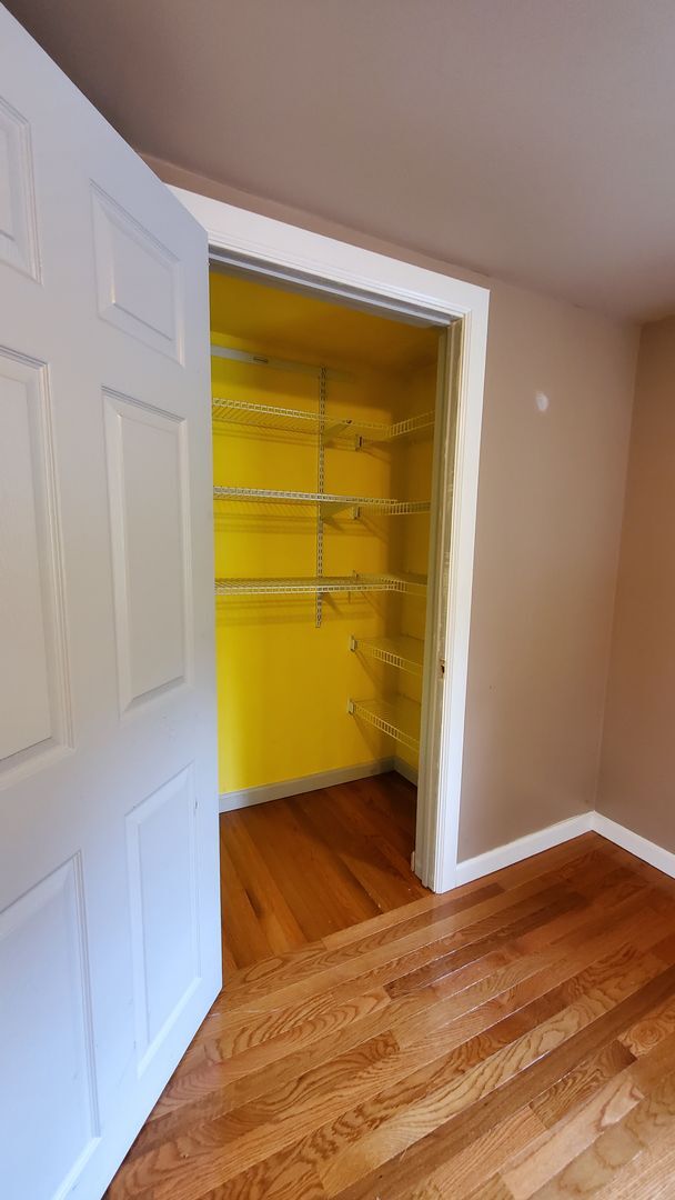 Building Photo - 4 Bedroom House for Rent