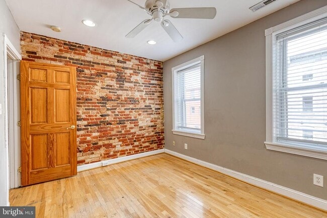 Building Photo - 1514 Light St