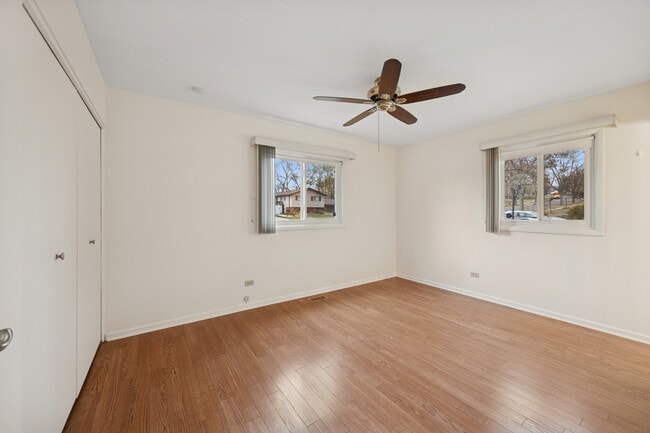 Building Photo - 21W225 Coronet Rd