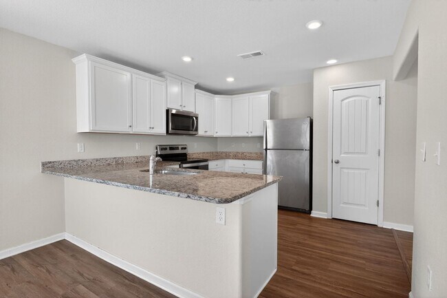 Building Photo - Spacious 4BR House in Charlotte