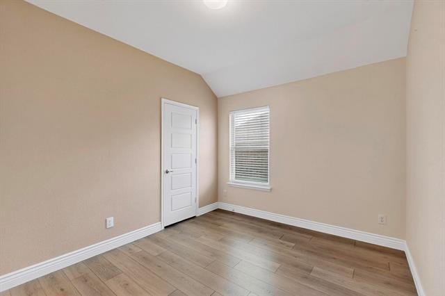 Building Photo - 222 Red Oak Dr