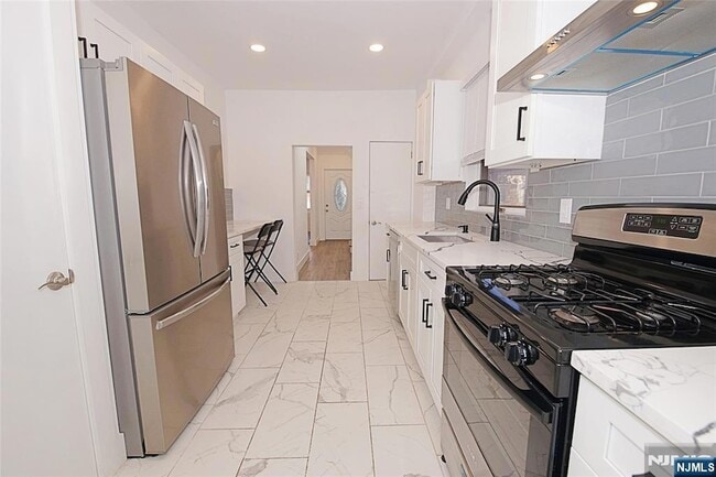 Building Photo - 34 Hilliard Ave