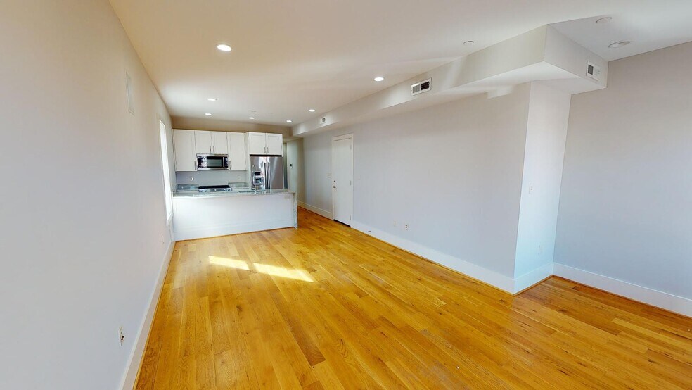 Building Photo - 1159 Oates St NE