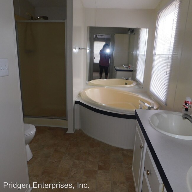 Building Photo - 3 br, 2 bath House - 107 Smokey Ridge Road