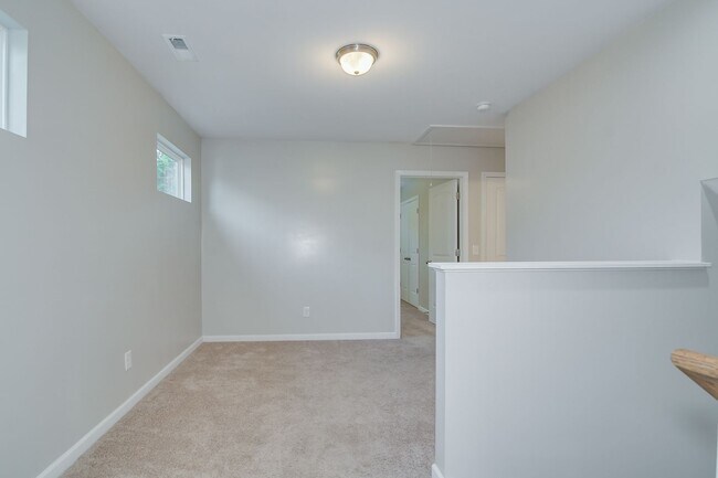 Building Photo - 3 Bedroom 2.5 Bath in Grovetown!