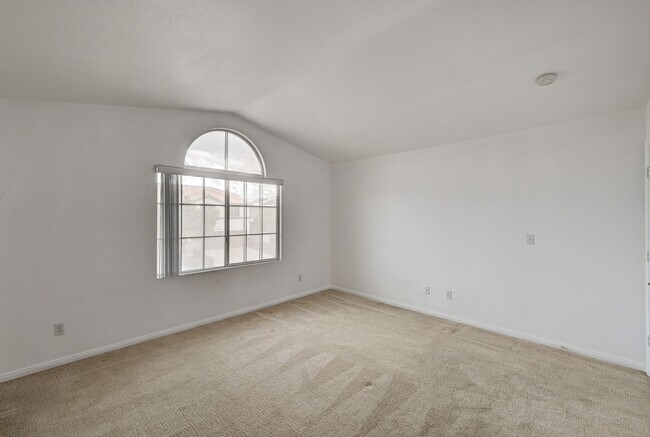 Building Photo - Spacious 5-Bedroom Retreat with Dual Firep...