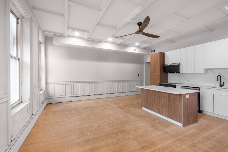 Building Photo - 333 S 21st St