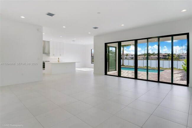 Building Photo - 8095 Crystal Downs Ave