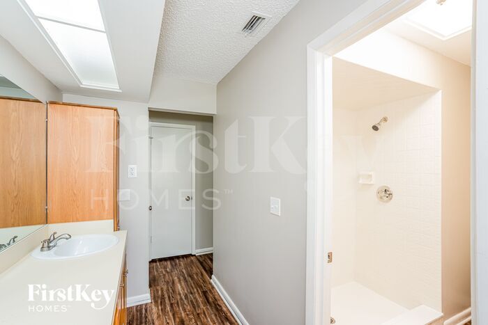 Building Photo - 6266 Butternut Dr