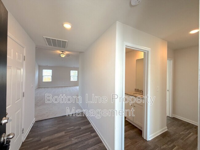 Building Photo - 249 Caley St