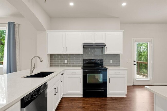 Building Photo - 8902 Magna Carta Loop