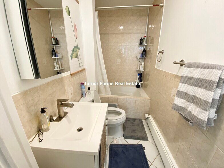 Building Photo - 6 Bickford Ave