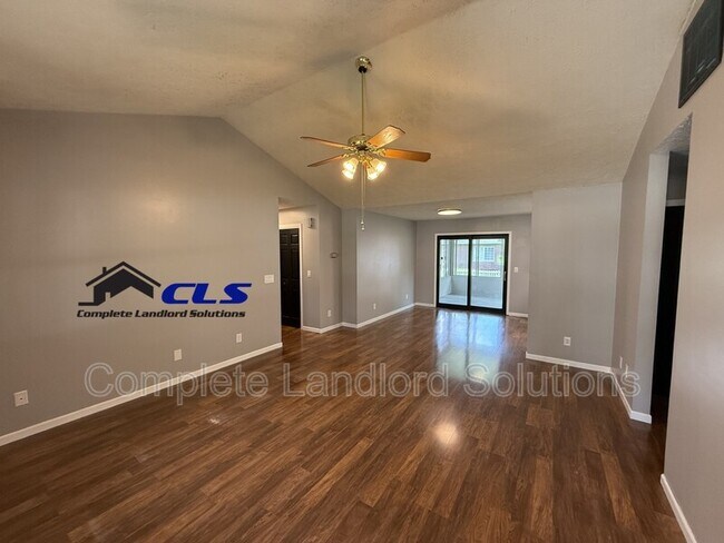 Building Photo - 2972 Kings Ct