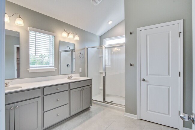 Building Photo - 2732 Harmony Lake Dr