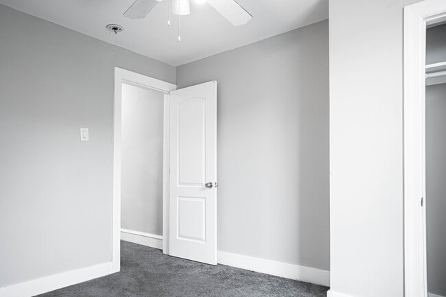 Building Photo - 2348 Moore St