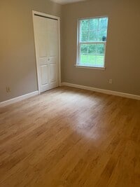 Building Photo - 15601 Waycross Dr