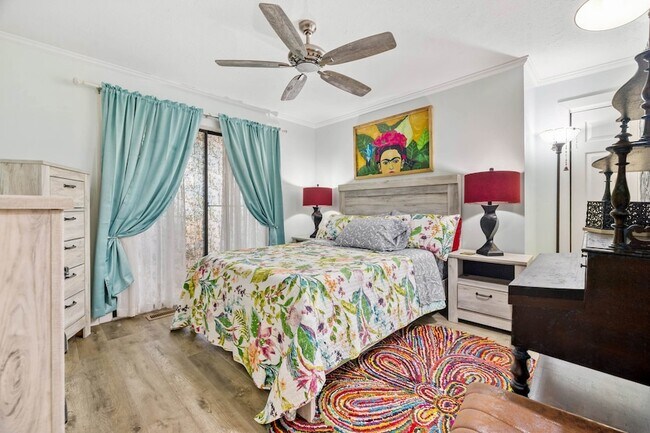 Building Photo - 3015 Old Bryan Dr