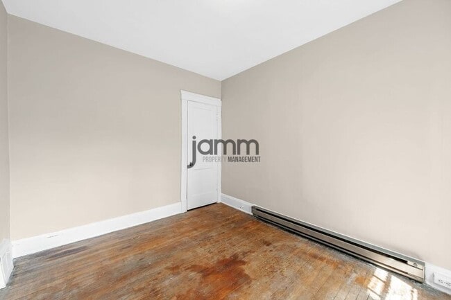 Building Photo - 1695 Glenmont Rd