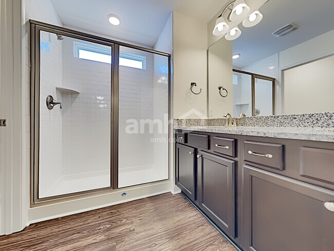 Building Photo - 404 Ronter Ct