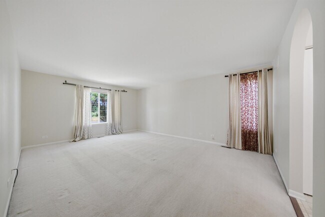 Building Photo - 9165 Buckingham Ct