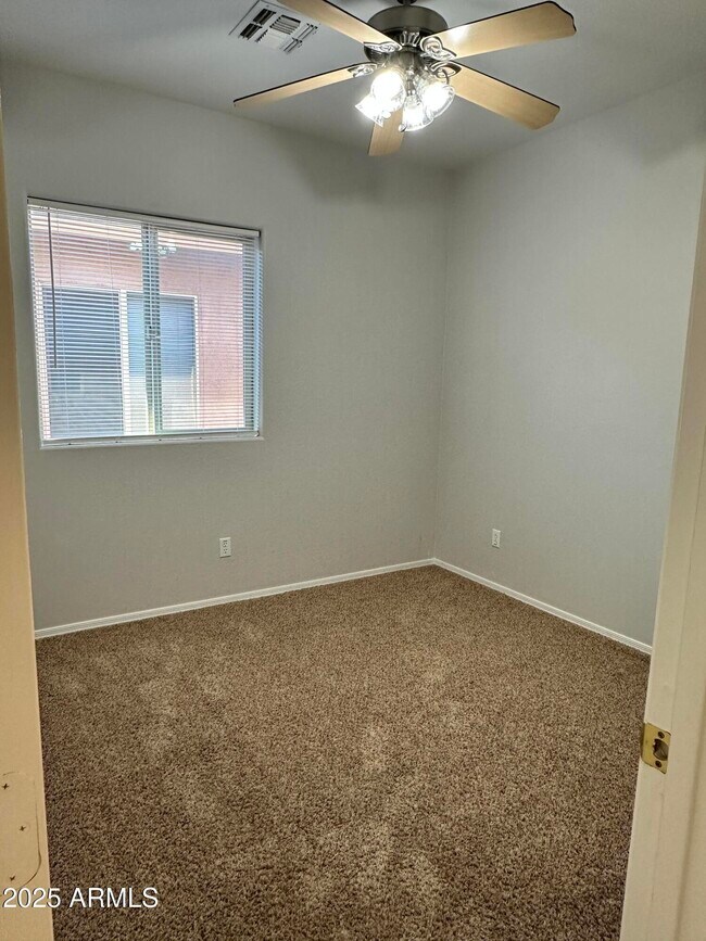 Building Photo - 8076 S Spur Trail Ct